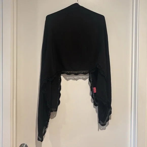 New betsy Johnson shawl wrap scarf ￼ - Picture 2 of 3